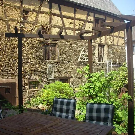Haus-Am-Puetz-Ferienhaus Wintrich
